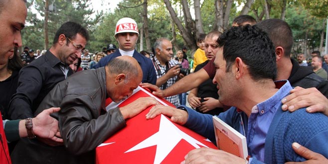 Şehit askere son görev Şehit askere son görev