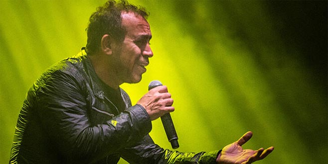 Haluk Levent hem ağladı hem ağlattı