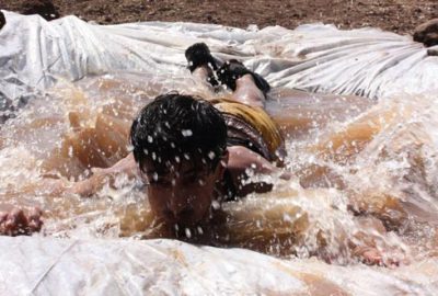 Gören şaşıp kalıyor! Sesini Acun Ilıcalı’ya duyurmaya çalışıyor