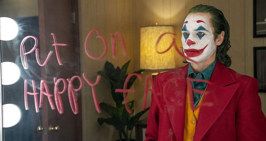 ‘Joker’ izleyici rekoru kırdı Türkiye'de geçen cuma 313 sinemanın 435 salonunda gösterilen Joker, vizyona