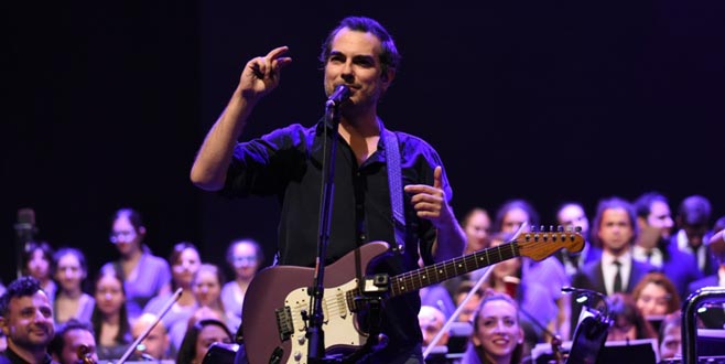 Harbiye Açıkhava’da Mor ve Ötesi izdihamı