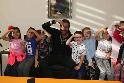 Kerem Alışık’tan duygulandıran ziyaret