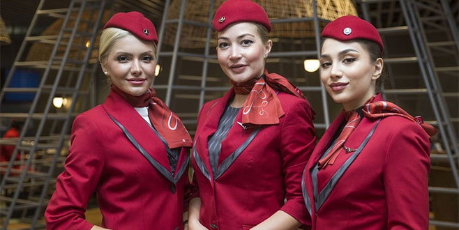 700 kabin memuru için on binlerce başvuru