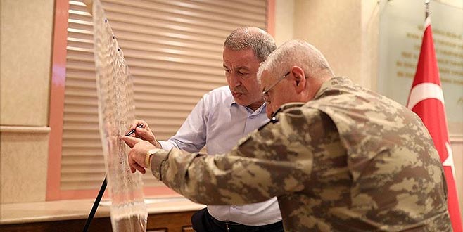 Karargah’ta sabahın ilk saatlerine kadar yoğun mesai