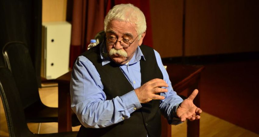 ‘Türkiye’yi güldüren adam: Levent Kırca’ "Küçük Hüsamettin", "Cevat Kelle" ve "Bestami" gibi tiplemelerin de yer