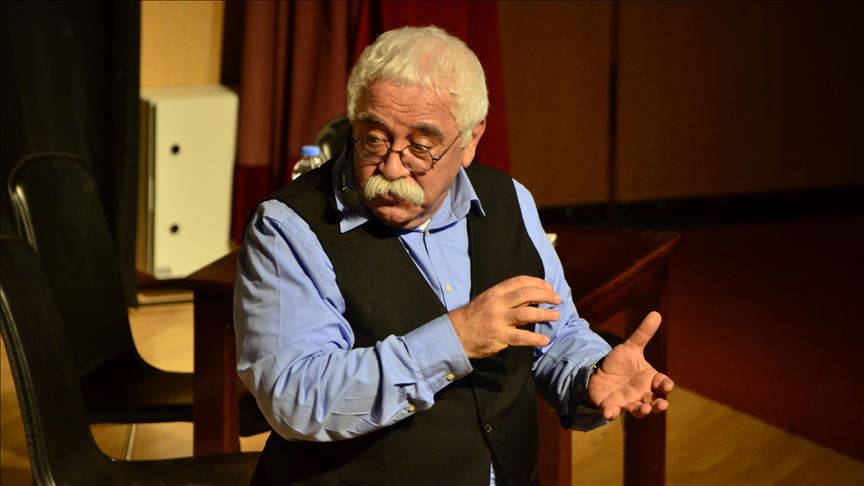 ‘Türkiye’yi güldüren adam: Levent Kırca’ ‘Türkiye’yi güldüren adam: Levent Kırca’