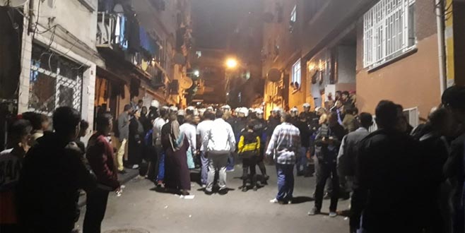 Çocuğa taciz iddiası mahalleliyi sokağa döktü Çocuğa taciz iddiası mahalleliyi sokağa döktü