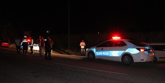 Kaza tespit tutanağı tutmak için gitti, fotoğraf çekerken araba çarptı