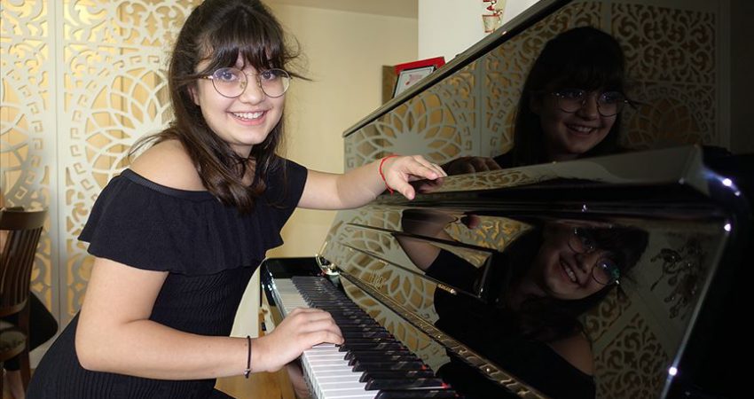 12 yaşındaki piyanist yeni ödüller peşinde Viyana'da gerçekleştirilen Uluslararası Müzik Yarışmasında birincilik kazanan 12 yaşındaki piyanist