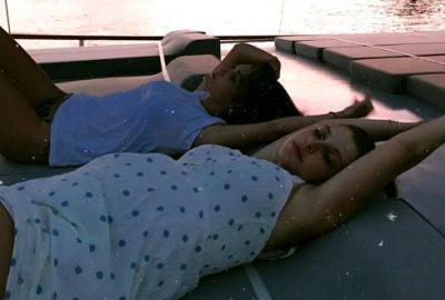 Hande Erçel’in hamile ablasıyla verdiği poz Instagram’ı yıktı geçti!