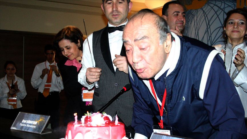 Türk tiyatrosunun son meddahı: Erol Günaydın Türk tiyatrosunun son meddahı: Erol Günaydın