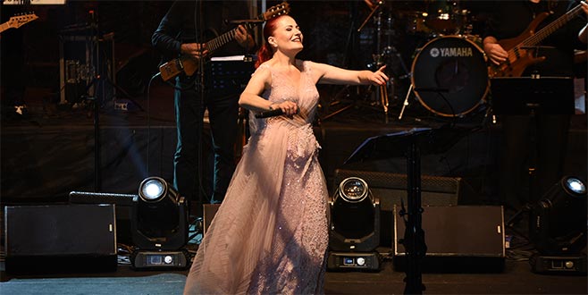 Bursa’da Candan gece