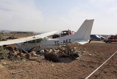 Antalya’da eğitim uçağı düştü