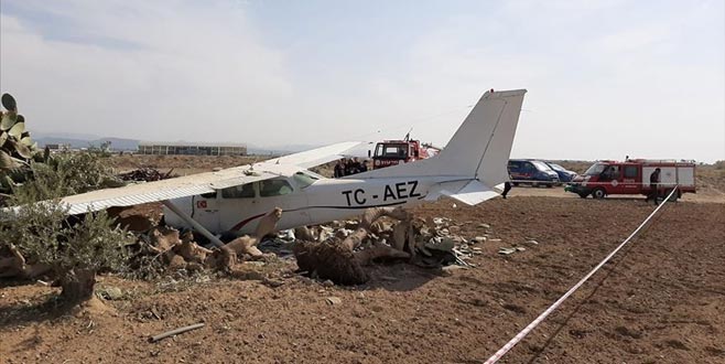 Antalya’da eğitim uçağı düştü Antalya’da eğitim uçağı düştü
