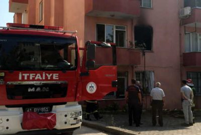 Evde patlama: 2 ölü, 1 yaralı