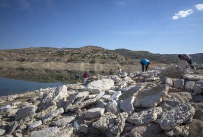 Baraj suyu çekilince kafatası ve kemikler ortaya çıktı