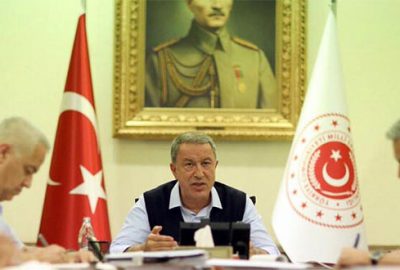 Bakan Akar, İngiliz mevkidaşı ile görüştü