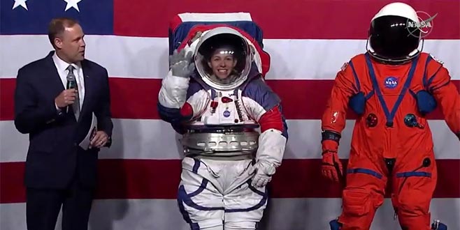 Yeni giysiler görücüye çıktı Yeni giysiler görücüye çıktı