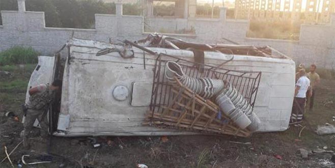 İşçileri taşıyan midibüs devrildi! Yaralılar var…