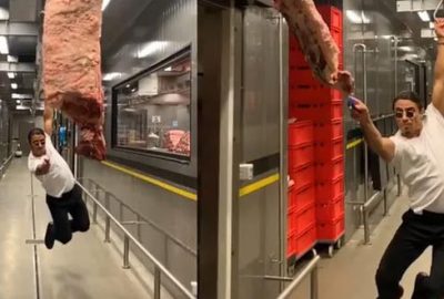 Nusret’ten ilginç şov! Etle birlikte uçtu