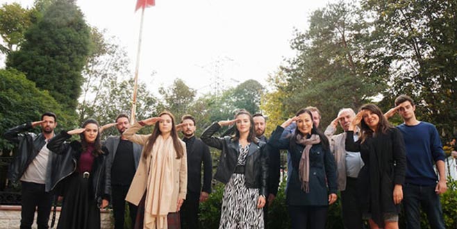 Kimse Bilmez oyuncularından Mehmetçik’e destek