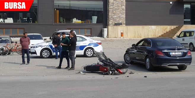 Kafa kafaya çarpıştılar: 1 yaralı