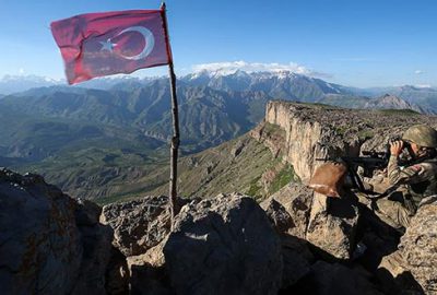 Gri listedeki 2 terörist teslim oldu