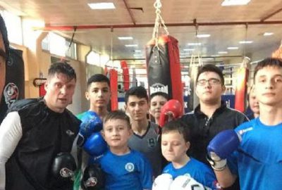 Seleznov boksta hünerlerini sergiledi