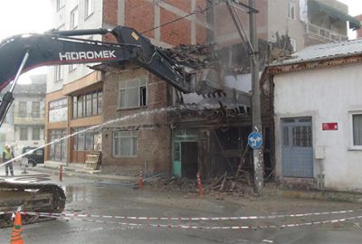 Gürsu, metruk binalardan arındırılıyor