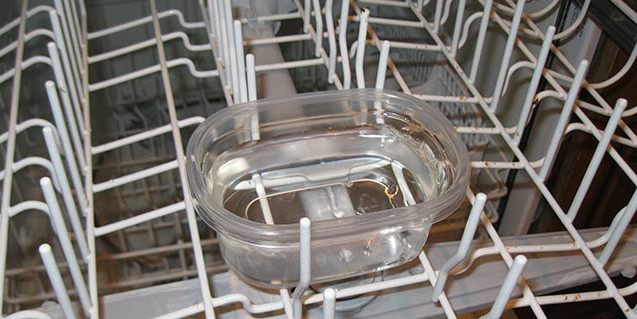 Bulaşık makinesini kötü kokulardan ve mikroplardan arındıran yöntemler!