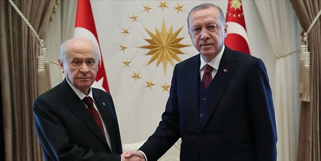 Erdoğan’dan Bahçeli’ye geçmiş olsun ziyareti Erdoğan’dan Bahçeli’ye geçmiş olsun ziyareti
