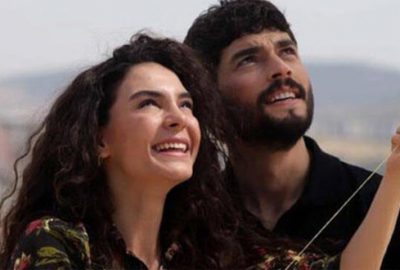 Ebru Şahin, kırmızı elbisesiyle hayranlarını mest etti!