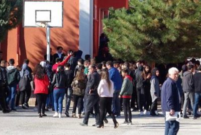 Liseyi karıştıran iddia! Veliler ve öğrenciler ayağa kalktı