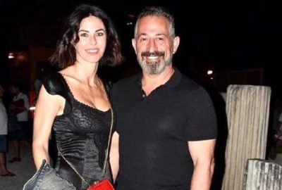 Transparan kıyafetiyle büyüledi! Cem Yılmaz’ın kulakları çınladı