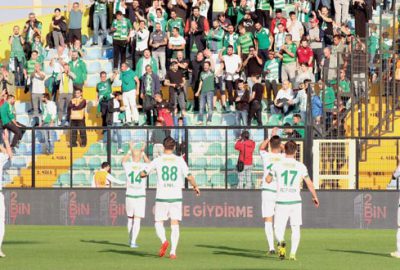 Taraftar görevini yaptı