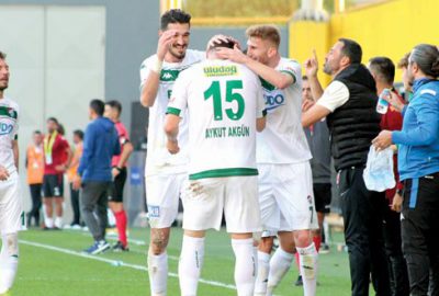 Bursaspor tecrübeli oyuncuyla anlaştı… Hafta başında geliyor…