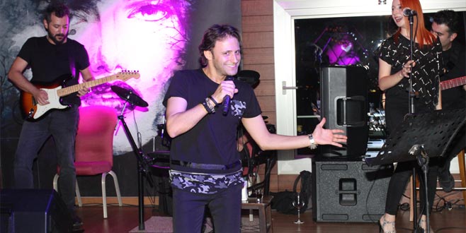 Olympos Bar’da eğlenceli gece