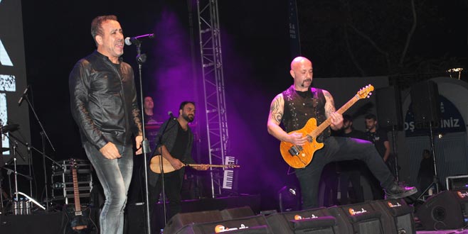 Bursa’da rock fırtınası! Açıkhava’da finali Haluk yaptı