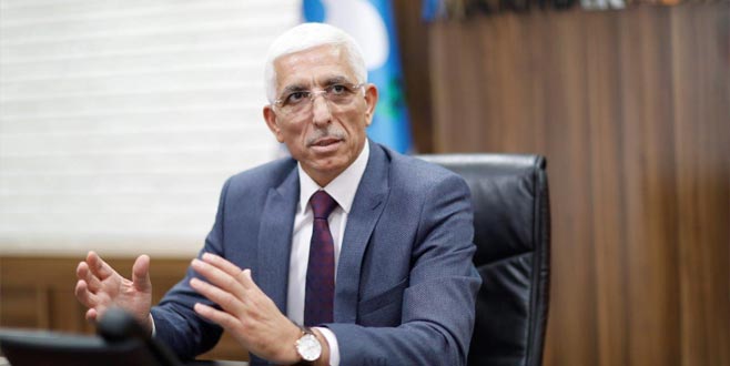 ‘Güneş balçıkla sıvanmaz’