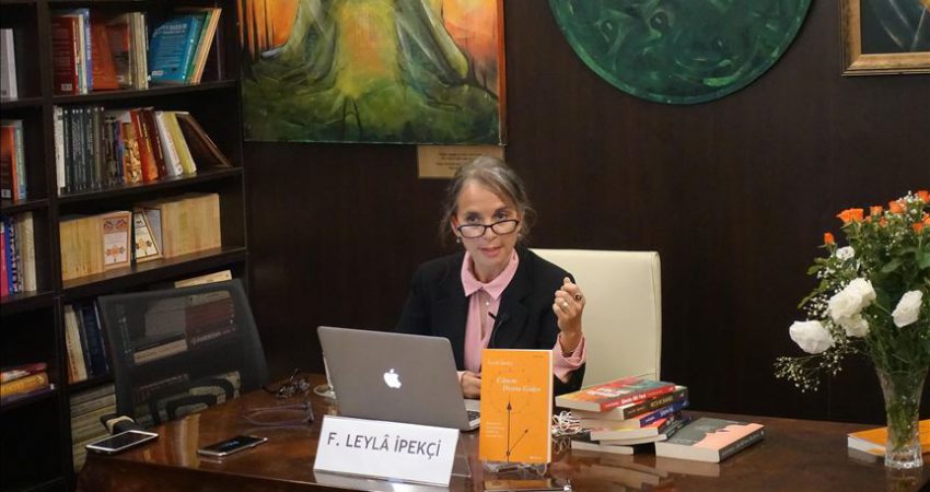 Gazeteci-yazar Leyla İpekçi: Hayat söylemlere hapsolamaz Gazeteci-yazar Leyla İpekçi, 'Sınırlı terimlerle konuşmak, hayatımızı çok hadım ediyor.