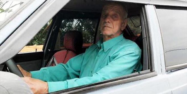 33 yıldır görmediği aracın vergisini ödüyor