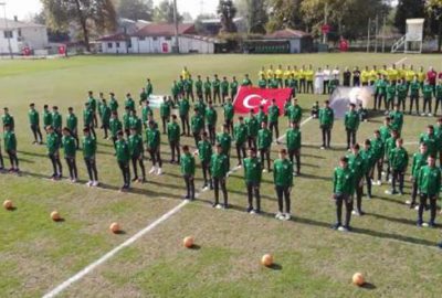 Altyapı oyuncularından 29 Ekim koreografisi