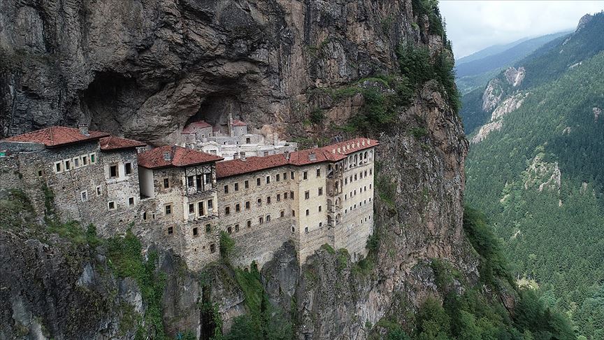 Sümela Manastırı’nı 4 ayda 220 bin kişi ziyaret etti Sümela Manastırı’nı 4 ayda 220 bin kişi ziyaret etti