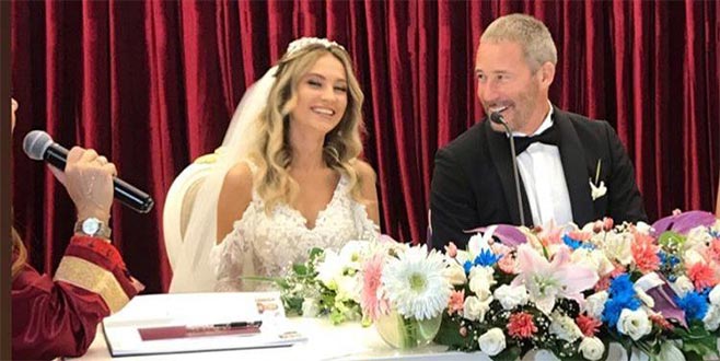 Ünlü oyuncu evlendi