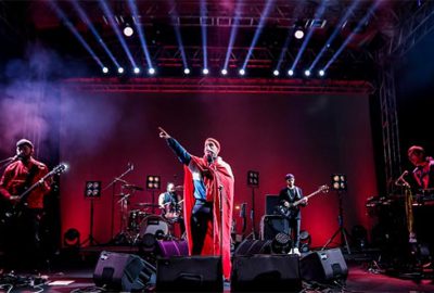 Kırmızı beyaz gece