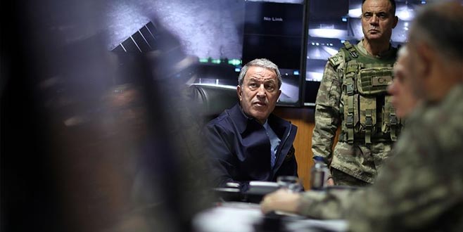 Bakan Akar askerlere seslendi: Her an her şey olabilir