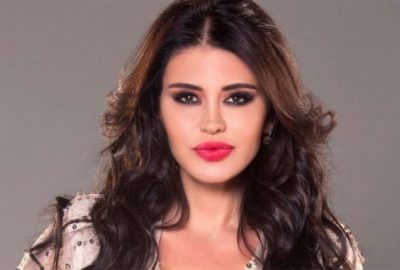 Dekoltesi yok artık dedirtti! Sosyal medyada olay oldu