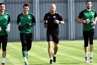 Timsah kaleyi düşünmüyor