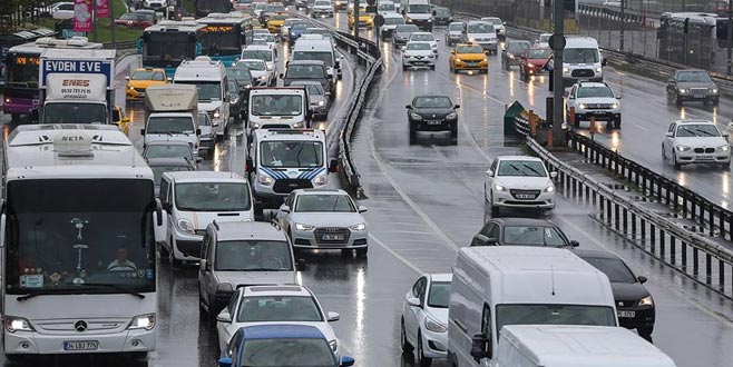 Trafiğe kayıtlı araç sayısı arttı