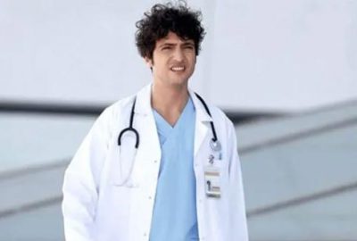 Mucize Doktor’un Ali’si sevgilisiyle el ele görüntülendi